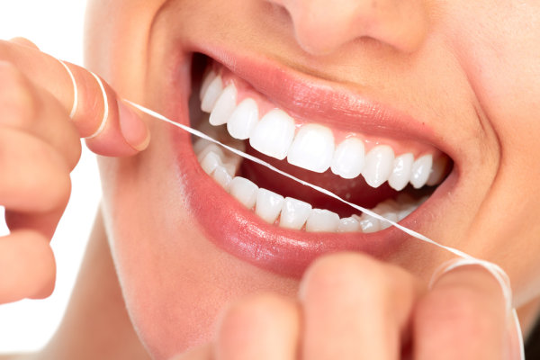 Limpieza con hilo dental