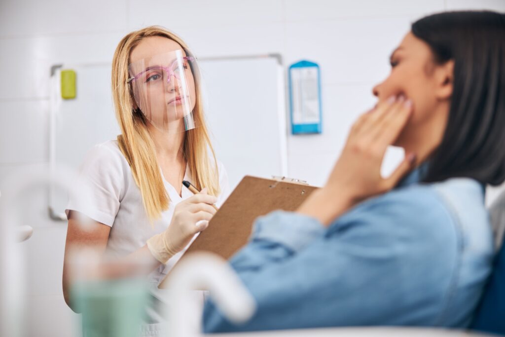 Emergencias Dentales: ¿A Quién Llamar?